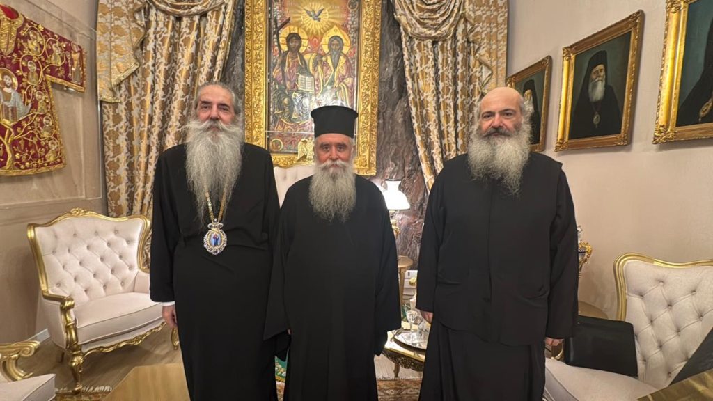 Ο εψηφισμένος Αρχιεπίσκοπος Σινά στον Μητροπολίτη Πειραιώς