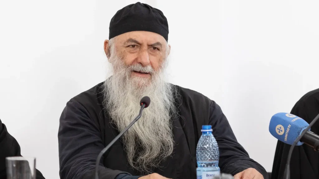 Arhimandritul Zaharia Zaharou va vorbi la Deva despre recunoștință și darul lui Dumnezeu