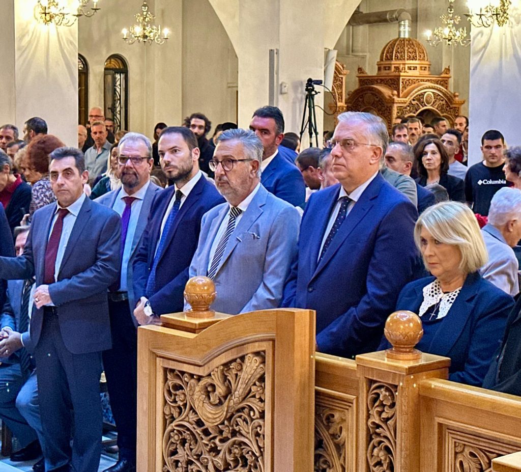 Ο Τάκης Θεοδωρικάκος στην υποδοχή της Τιμίας Κάρας του Αγίου Γρηγορίου του Θεολόγου στον Ι.Ν. Αγίου Δημητρίου