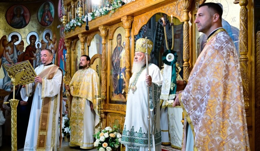 Moaștele Sfântului Grigorie Decapolitul, aduse spre închinare cu ocazia hramului Parohiei „Sf. Ap. Toma” din Cluj-Napoca