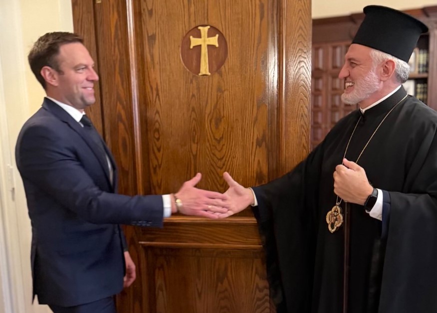 Συνάντηση Αρχιεπισκόπου Αμερικής με τον Πρόεδρο του κόμματος «Κίνημα Δημοκρατίας»