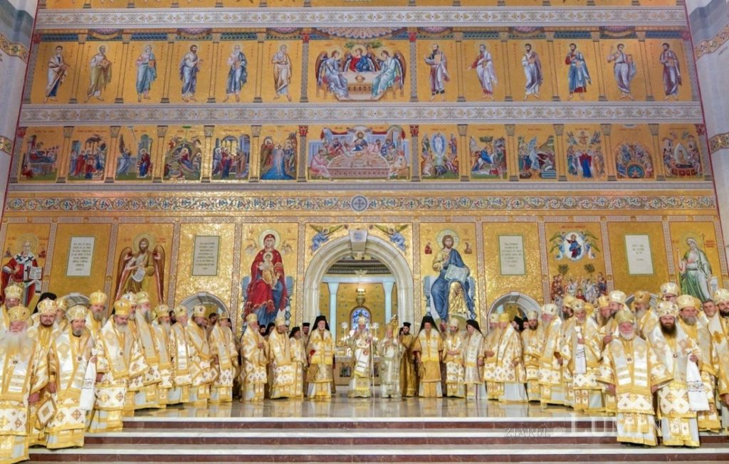 Ιστορική και ευλογημένη ημέρα για το Βουκουρέστι – Kαθαγιασμός των Ιερών Εικόνων του Εθνικού Καθεδρικού Ναού (ΒΙΝΤΕΟ&ΦΩΤΟ)