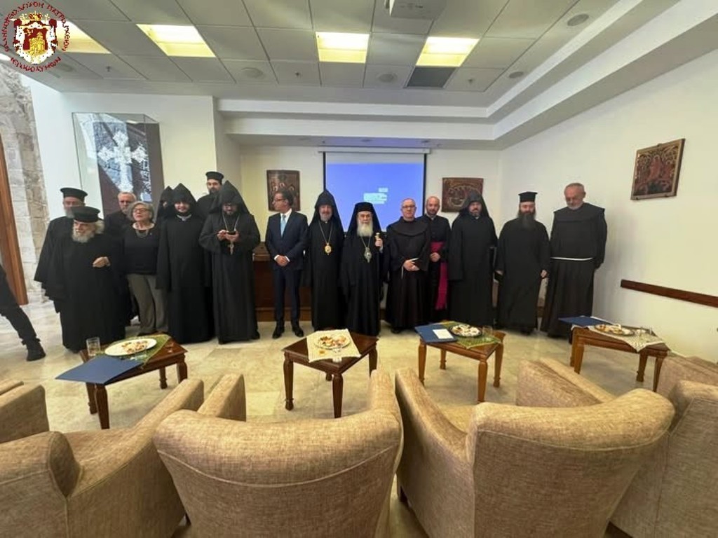 Ενημέρωση για την πρόοδο των εργασιών συντήρησης του δαπέδου του Ναού της Αναστάσεως