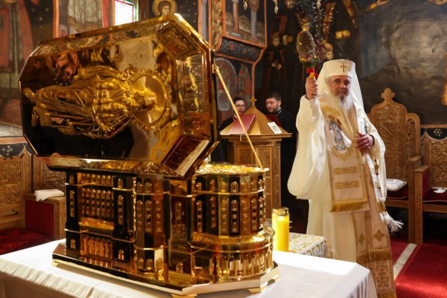 Patriarhul României a sfințit racla cu moaștele Sfântului Apostol Andrei, ocrotitorul Catedralei Naționale
