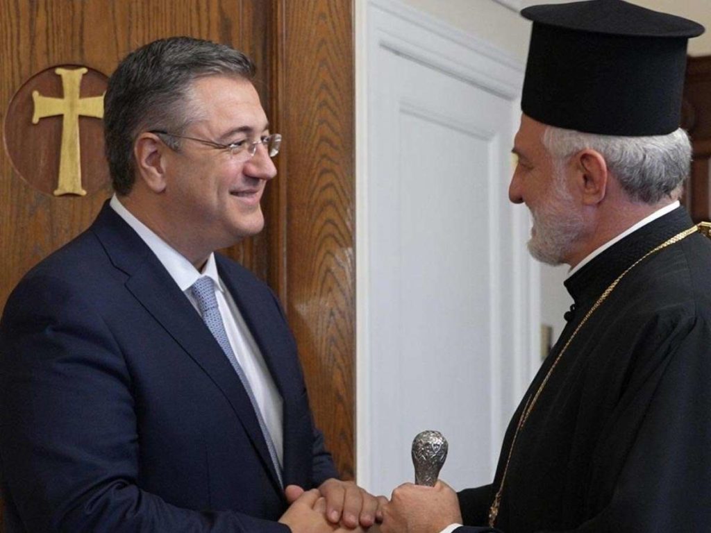 Ο Ευρωπαίος Επίτροπος Απόστολος Τζιτζικώστας στον Αρχιεπίσκοπο Αμερικής