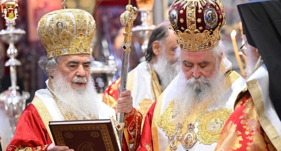 رسامة رئيس أساقفة سيناء ورافان ورايثو الجديد المطران سمعان في كنيسة القيامة