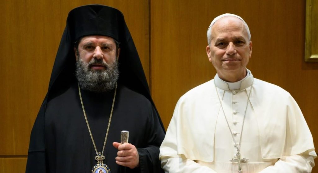 Takim historik i Fortlumturisë së Tij, Kryepiskopit të Tiranës, Durrësit dhe Gjithë Shqipërisë, z. Joan me Shenjtërinë e Tij, Papa Leo XIV