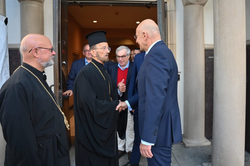 Με τον Μητροπολίτη Αγίου Φραγκίσκου συναντήθηκε ο Νίκος Δένδιας