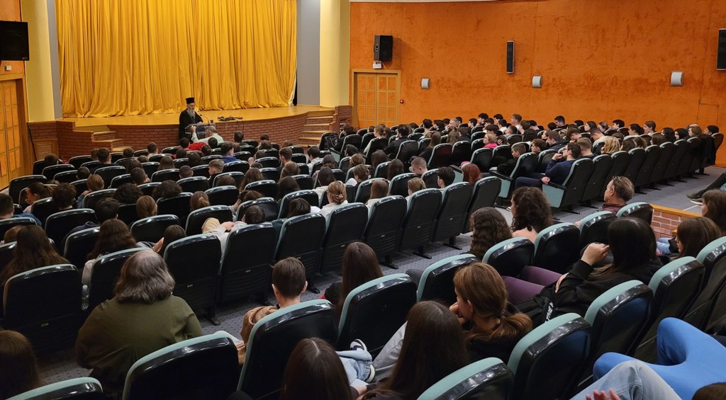 Συνάντηση Μητροπολίτη Ναυπάκτου με τους μαθητές του 1ου Γενικού Λυκείου Ναυπάκτου