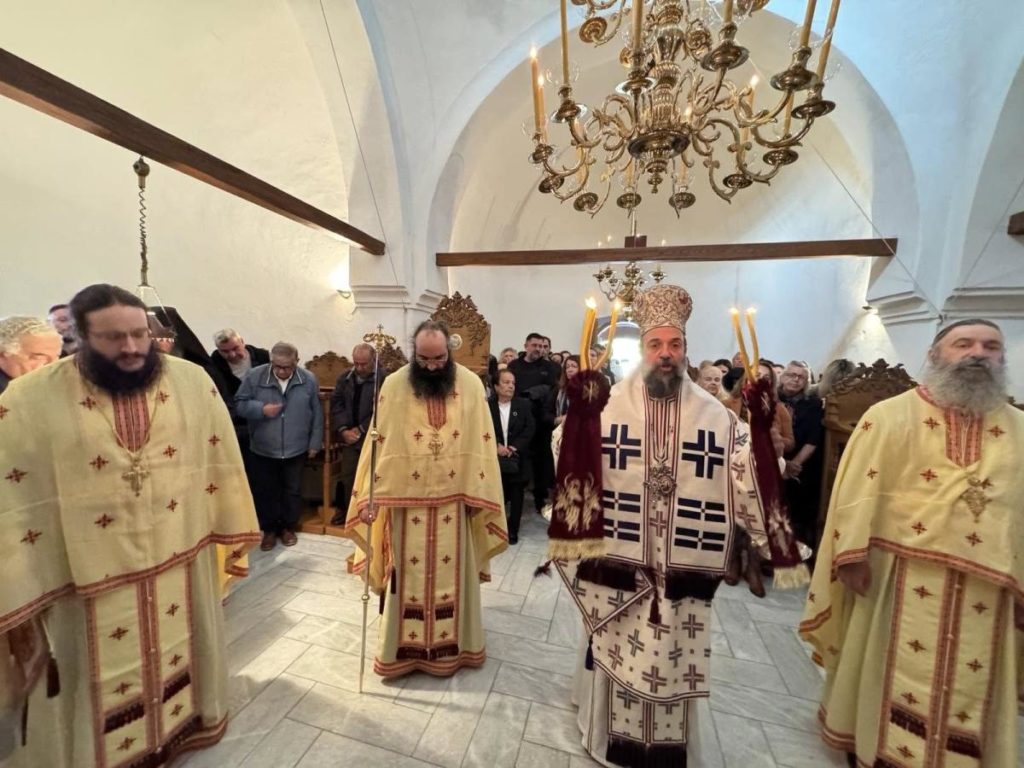 Η εορτή του Αγίου Νεκταρίου στην Ιερά Μονή Προφήτου Ηλιού Θήρας