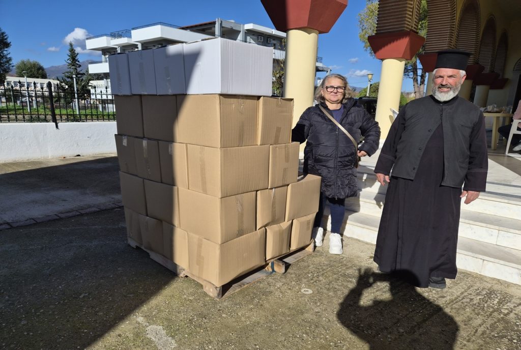 Ι.Μ. Μαρωνείας: Διανομή δεμάτων σε άπορες οικογένειες
