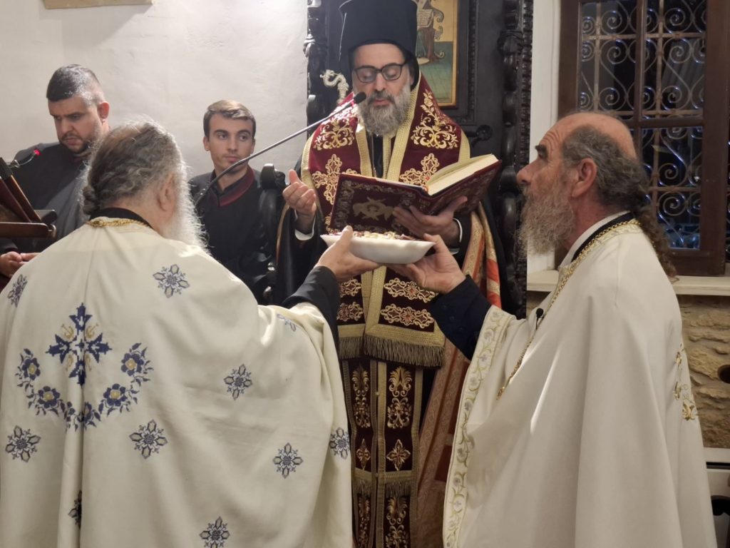 O Μητροπολίτης Κυρηνείας στον πανηγυρίζοντα παλαιό Ιερό Ναό Αγίου Γεωργίου στην κοινότητα Μάμμαρι