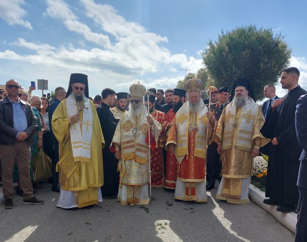 Με λαμπρότητα η πανήγυρη του Αγίου Νεκταρίου στην Αίγινα
