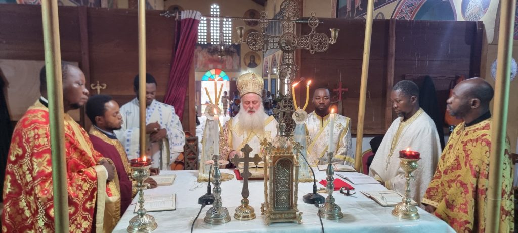 Ο Μητροπολίτης Κινσάσας στην πανηγυρίζουσα Ενορία του Αγίου Ιωάννου του Χρυσοστόμου στο Κασαγκούλου