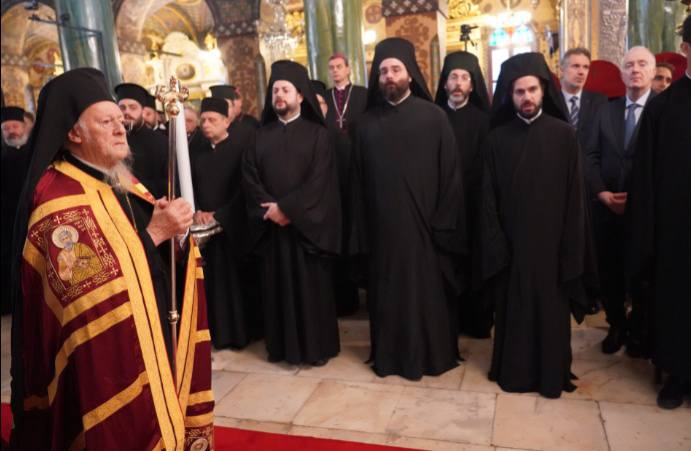 عيد دخول السيدة العذراء إلى الهيكل في  أبرشية القسطنطينية في كاتدرائية دخول السيدة في  بيرا