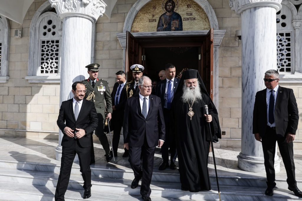 Ημέρα των Ενόπλων Δυνάμεων στη Λευκωσία – Συνάντηση Αρχιεπισκόπου Κύπρου με Κωνσταντίνο Τασούλα