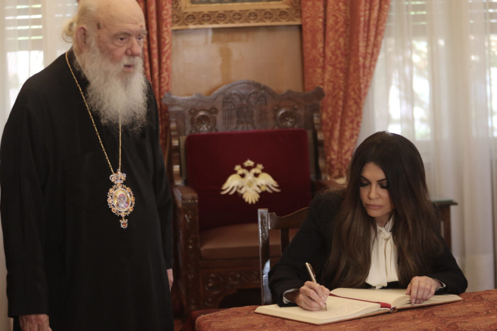 Η Κίμπερλι Γκίλφοϊλ για Αρχιεπίσκοπο Ιερώνυμο: Ένας άνθρωπος του Θεού που θαυμάζω και σέβομαι