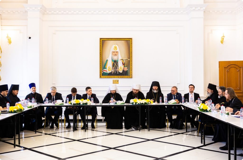 Председатель ОВЦС возглавил работу круглого стола, посвященного соработничеству Русской Православной Церкви и соотечественников, проживающих в странах Африки и Ближнего Востока