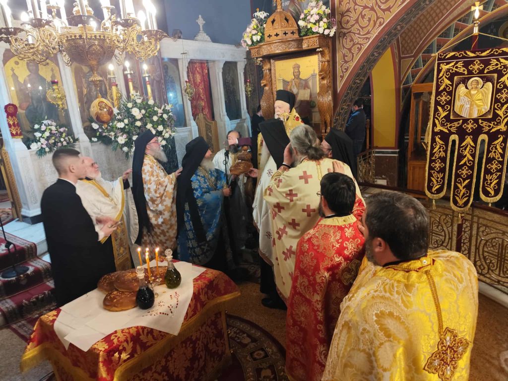 Κατανυκτική προσευχή για την Αγιομάρτυρα Αικατερίνη, στον ομώνυμο ναό των Πετραλώνων