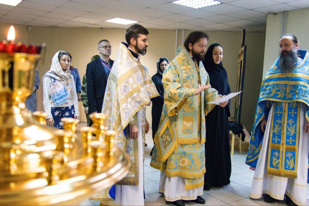 Епископ Бердянский Петр совершил Литургию в домовом храме преподобного Серафима Саровского на территории Запорожской атомной электростанции