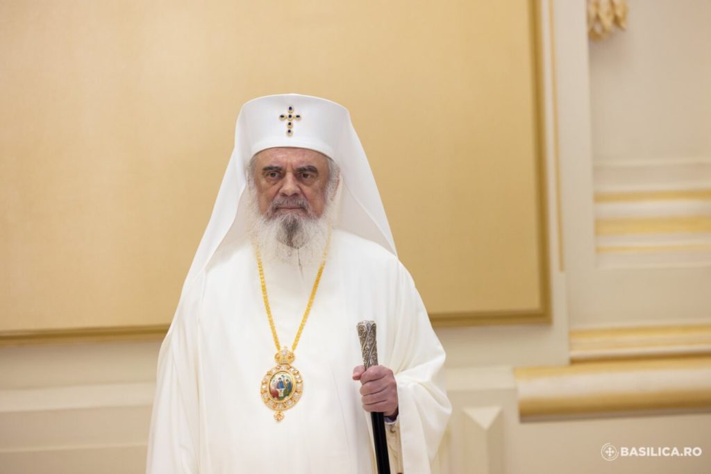Patriarhul Daniel, la sfințirea Centrului „Ion Pillat”: Un vechi conac boieresc a reînviat într-un centru de zi pentru bunici