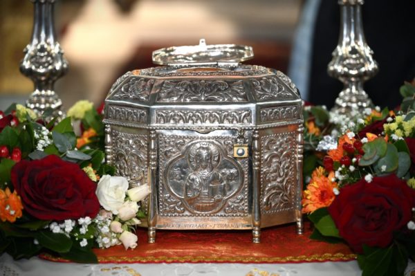 Μέχρι την Κυριακή το προσκύνημα της Τιμίας Κάρας του Αγίου Παντελεήμονος στον ομώνυμο Ιερό Ναό του Ιλισσού