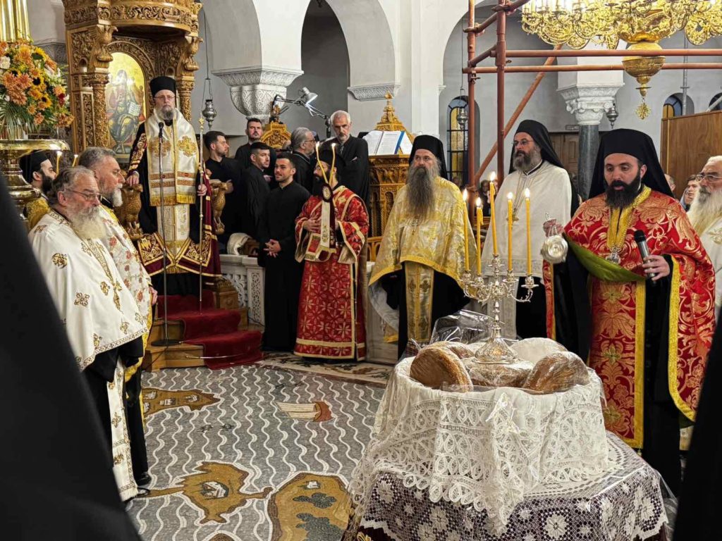 Ο πανηγυρικός Εσπερινός του Αγίου Νεκταρίου στην Αίγινα