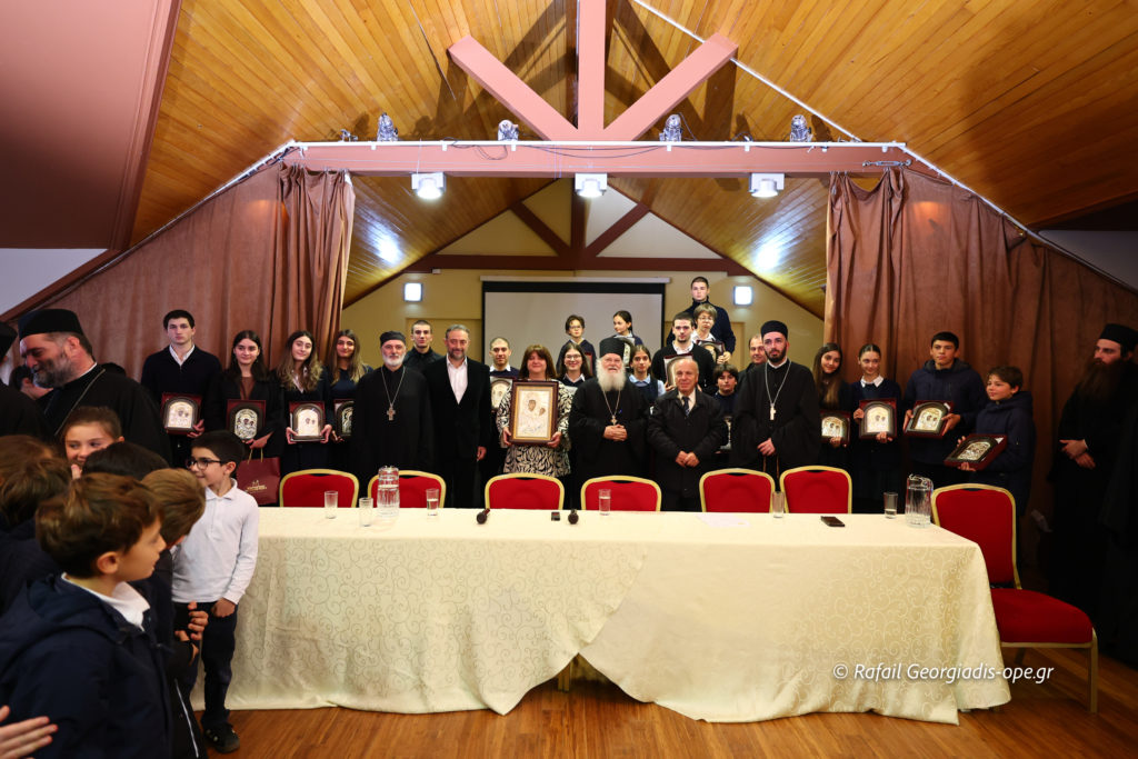 Μαθητές και εκπαιδευτικοί στη Γεωργία λαμβάνουν την ευλογία του Αγίου Όρους (ΦΩΤΟ&ΒΙΝΤΕΟ)