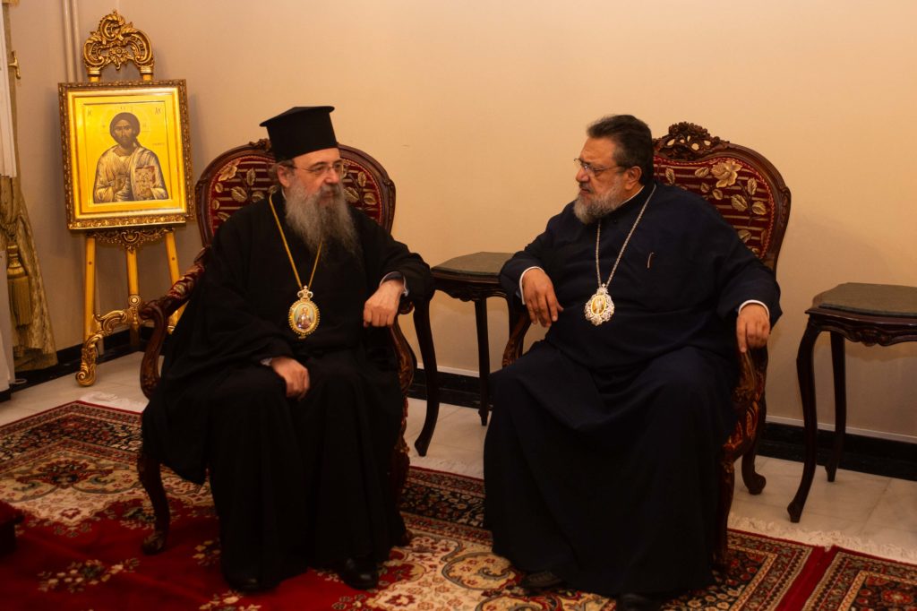 Ευχές στον εορτάζοντα Μητροπολίτη Μεσσηνίας Χρυσόστομο