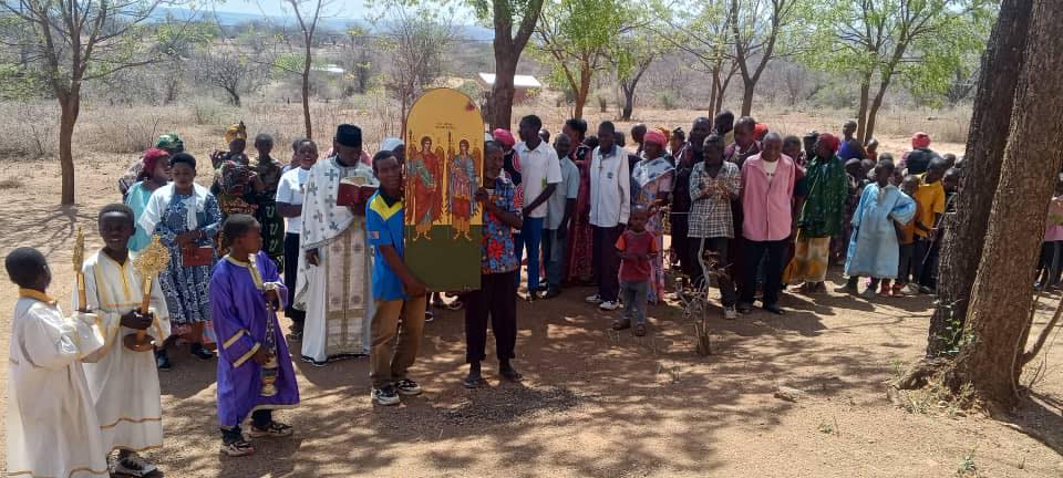 Γεύματα Αγάπης στη Μητρόπολη Αρούσας