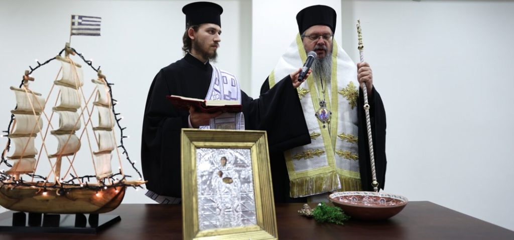 Ο Μητροπολίτης Λαρίσης στην έκθεση «Τάματα»