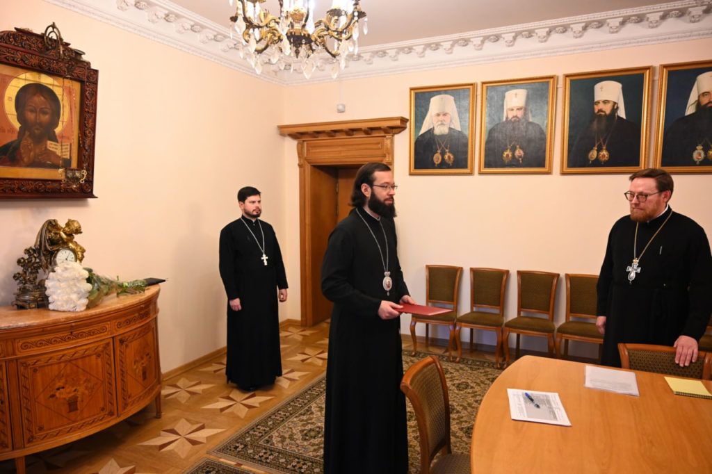 Сотрудники Отдела внешних церковных связей поздравили председателя ОВЦС с 10-летием архипастырского служения