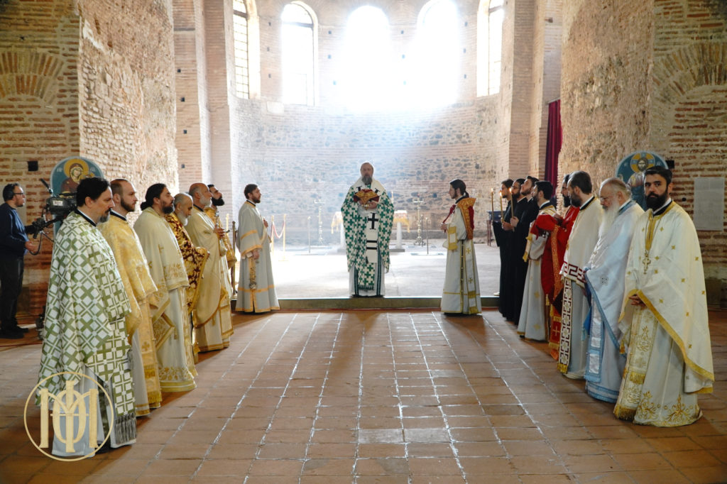 Ο Θεσσαλονίκης Φιλόθεος ιερούργησε στον Ιερό Ναό του Αγίου Γεωργίου – Ροτόντα