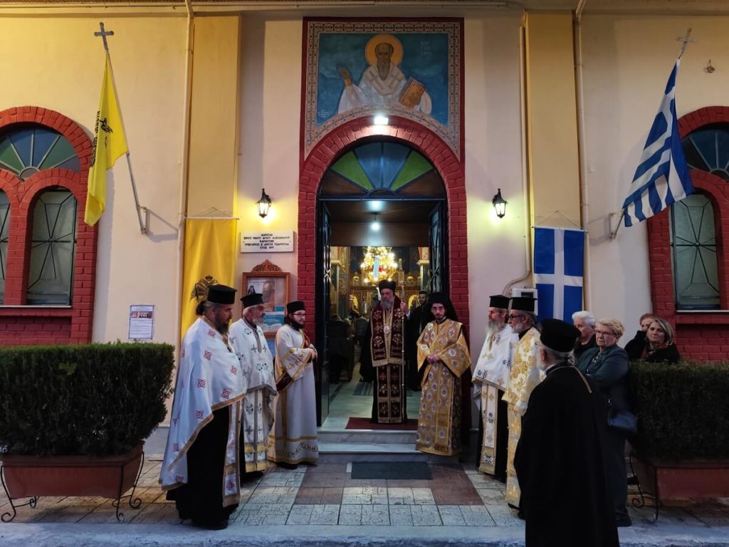 Υποδοχή της δίζωνης εικόνας της Υπεραγίας Θεοτόκου στην Καρδίτσα