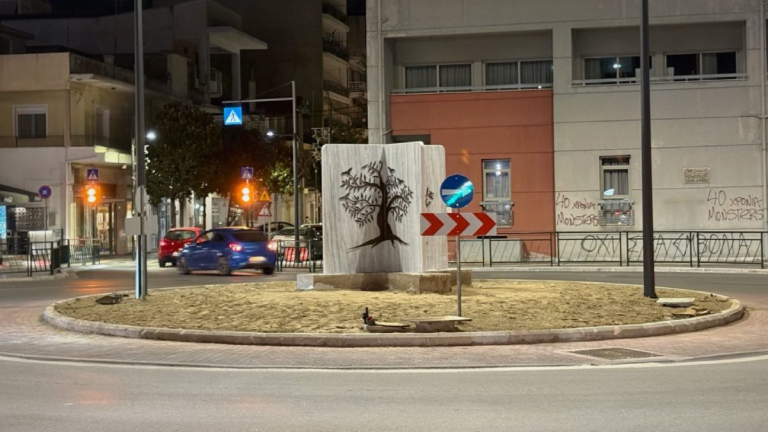 Στη Λάρισα μνημείο αφιερωμένο στην ελληνική ομογένεια