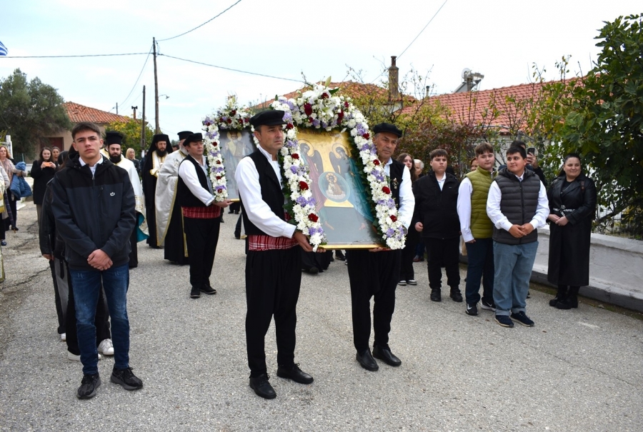Λιτάνευση ιεράς εικόνας και λειψάνου του Αγίου Νεκταρίου στην Ξυλαγανή