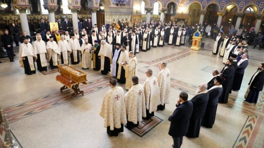 Moaștele Sfântului Serafim cel Răbdător au fost aduse spre închinare la Catedrala Mitropolitană din Sibiu