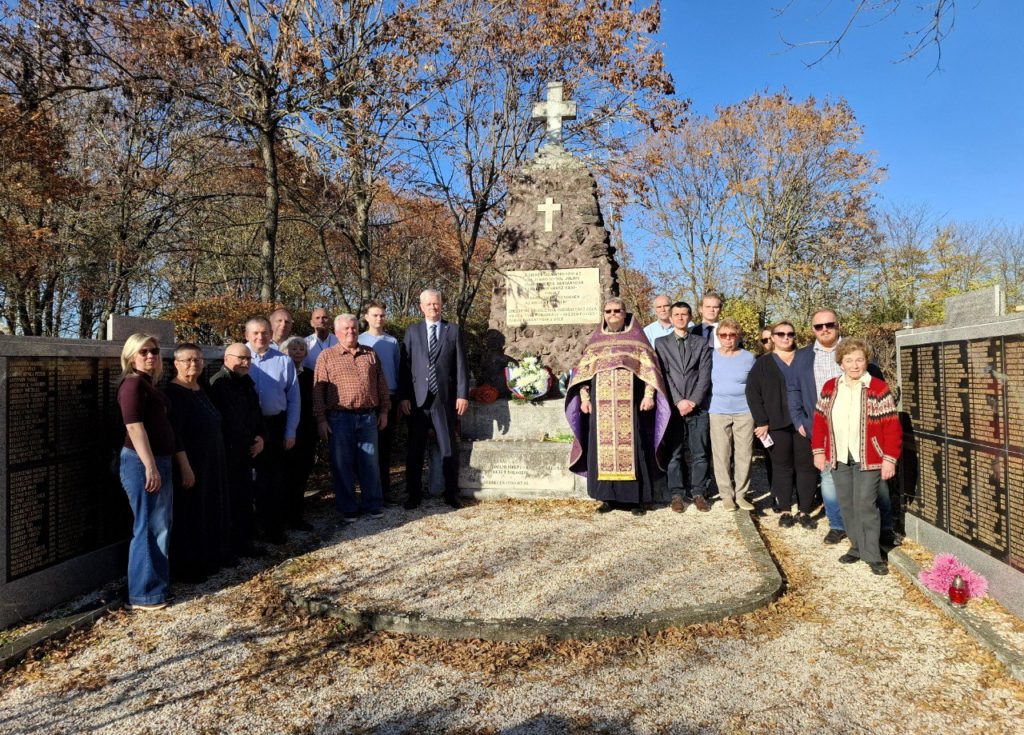 На Дебреценском мемориальном воинском кладбище в Венгрии установлен православный крест