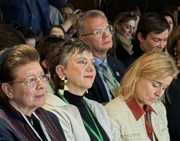 Λίνα Μενδώνη: «Είμαστε υπερήφανοι για την ελληνική γλώσσα… Είμαστε οι θεματοφύλακες της οικουμενικής της απήχησης»