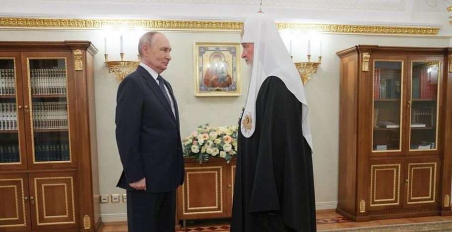 Президент России В.В. Путин поздравил Святейшего Патриарха Кирилла с днем рождения