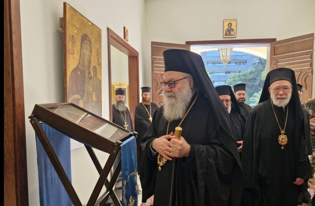 غبطة بطريرك انطاكية وسائر المشرق يوحنا العاشر الى دار مطرانية بيروت حيث استقبله سيادة متروبوليت بيروت