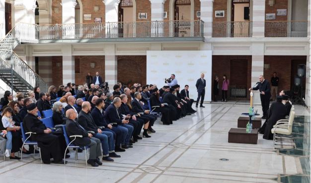 დედაქალაქის საკრებულოს ათონის წმინდა მთის ვატოპედის მონასტრის წინამძღვარი ეწვია