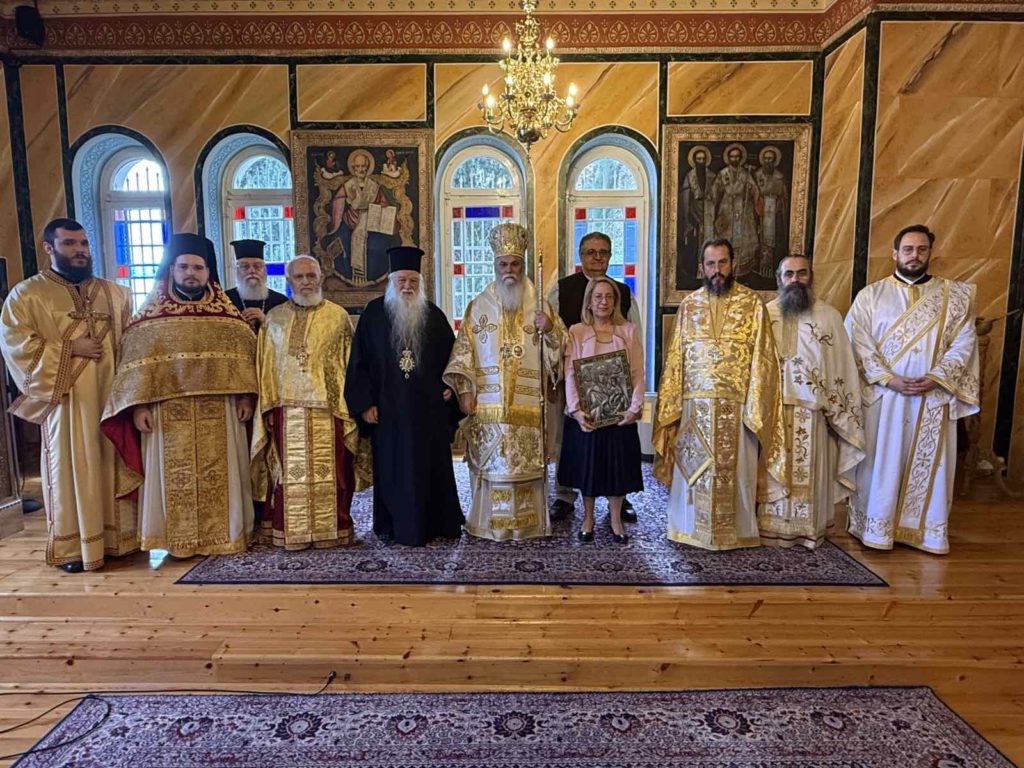 Βράβευση της Προϊσταμένης Εφορείας Αρχαιοτήτων Αχαΐας Αναστασίας Κουμούση από την Μητρόπολη Καλαβρύτων