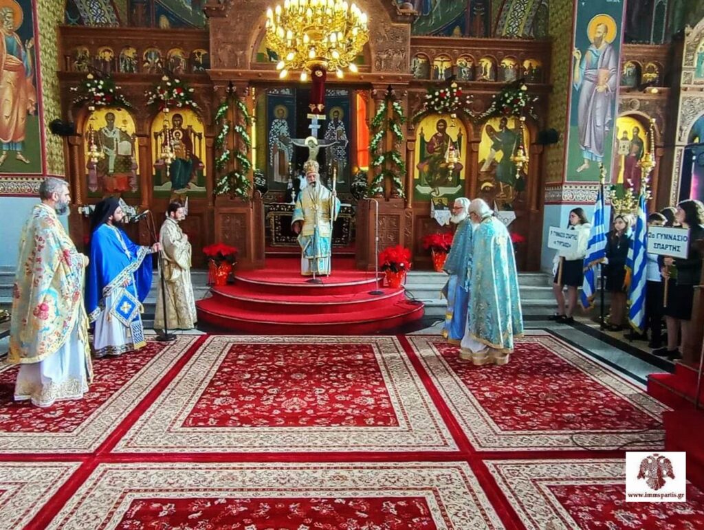 Πλήθος πιστών στην πανήγυρη του Ι.Ν. Αγίου Νικολάου Σπάρτης