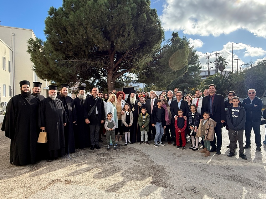 Χριστουγεννιάτικη επίσκεψη Κορίνθου Παύλου στο Γενικό Νοσοκομείο Κορίνθου