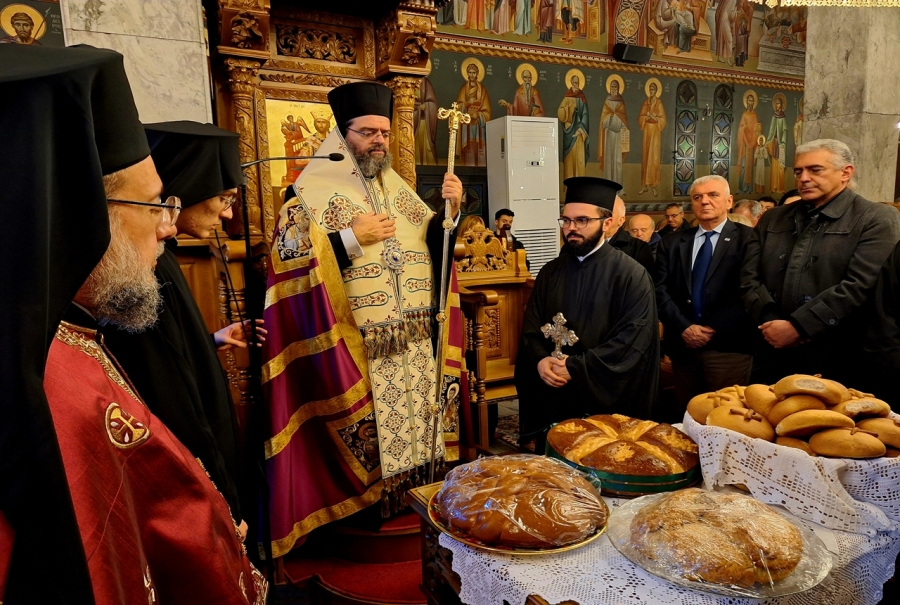 Ο Εσπερινός των Χριστουγέννων στη Μητρόπολη Μαρωνείας