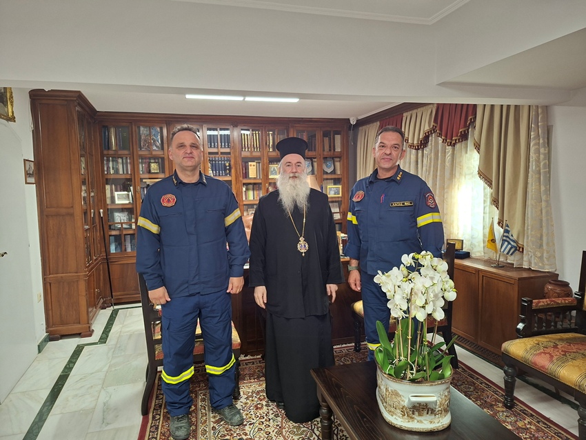 Επίσκεψη Διοικητών Πυροσβεστικών Σωμάτων στον Μητροπολίτη Κορίνθου