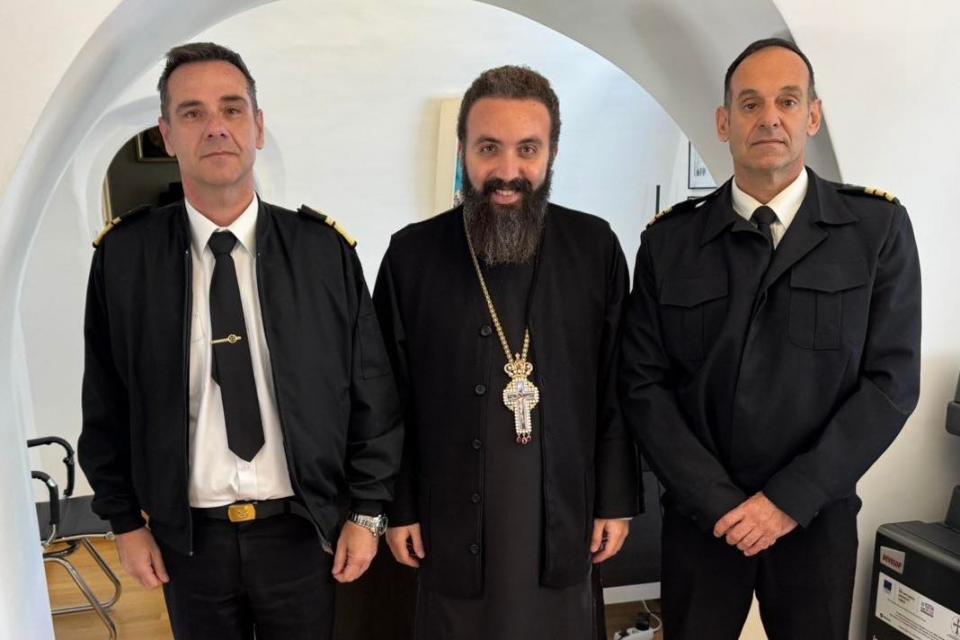 Επίσκεψη του Υποναυάρχου Γεωργίου Χατζηγεωργίου του Λιμενικού Σώματος στα γραφεία της Ιεράς Μητροπόλεως Ύδρας