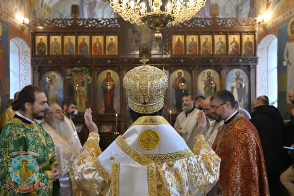 В Бухово Българският патриарх Даниил отслужи Литургия и посети болничен център