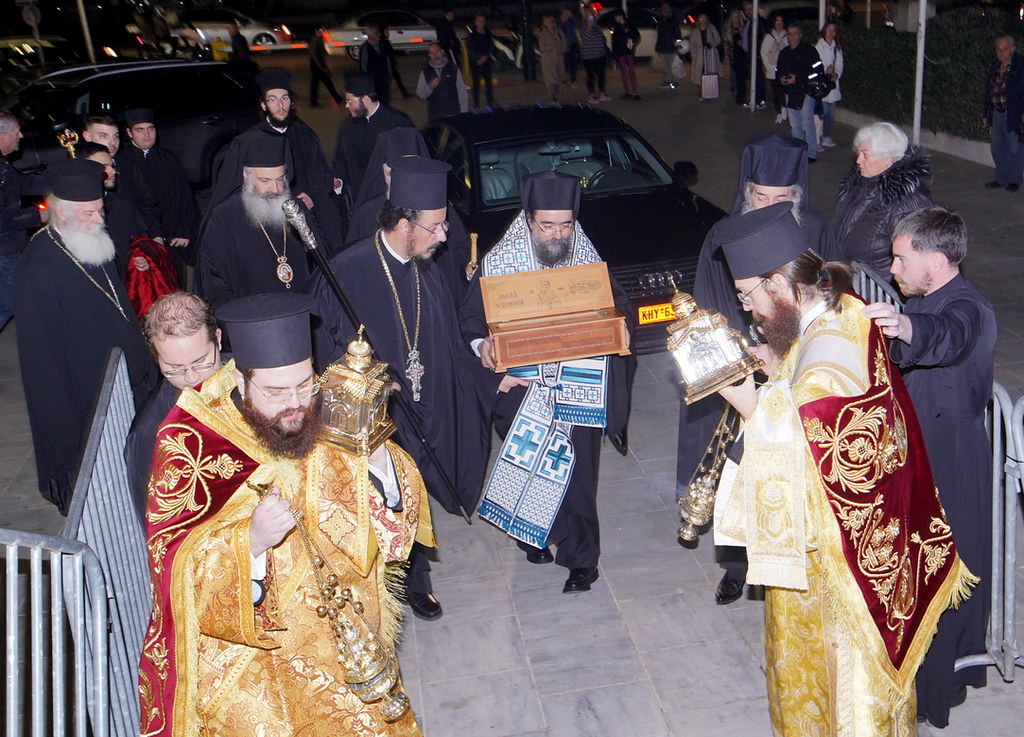 Το Ιερό Λείψανο της Οσίας Σοφίας της εν Κλεισούρα στα Τρίκαλα, στην Αθήνα, στον Πειραιά και στη Ναύπακτο
